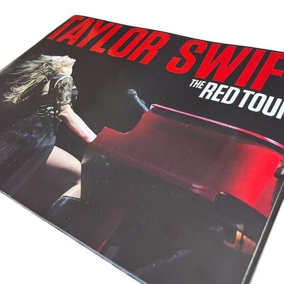 Taylor Swift The Red Tour VIP Program Book with Ticket Original - Picture 4 of 8